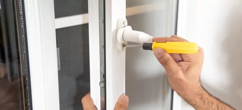 Casement Window Handle Replacement in Town 'n' Country, FL